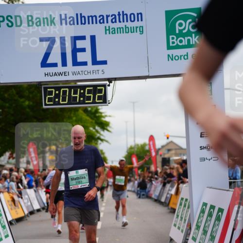 20.09.2026 - PSD Bank Halbmarathon LAZAROV Photography http://msf.ph/oto/10524354 20.09.2026 12:04:52 Ziel 1318, 1595, 1799, 3163, 3734, 3808, 4138, 4195, 4212 meine-sportfotos.de