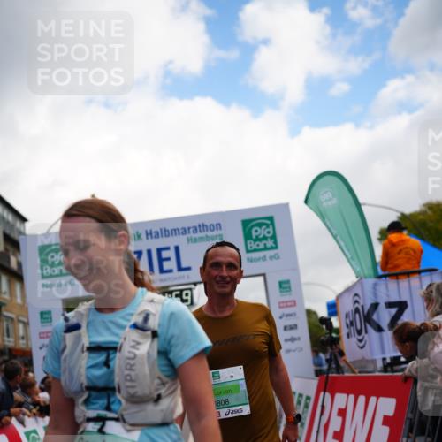 20.09.2026 - PSD Bank Halbmarathon LAZAROV Photography http://msf.ph/oto/10524403 20.09.2026 12:04:58 Ziel 1799, 3163, 3726, 3808, 4195, 4212, 4255 meine-sportfotos.de