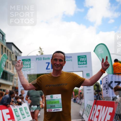 20.09.2026 - PSD Bank Halbmarathon LAZAROV Photography http://msf.ph/oto/10524414 20.09.2026 12:04:59 Ziel 1799, 3163, 3726, 3808, 4195, 4212, 4255 meine-sportfotos.de