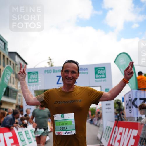 20.09.2026 - PSD Bank Halbmarathon LAZAROV Photography http://msf.ph/oto/10524419 20.09.2026 12:04:59 Ziel 1799, 3163, 3726, 3808, 4195, 4212, 4255 meine-sportfotos.de