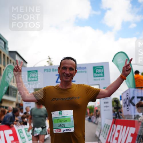 20.09.2026 - PSD Bank Halbmarathon LAZAROV Photography http://msf.ph/oto/10524424 20.09.2026 12:04:59 Ziel 1799, 3163, 3726, 3808, 4195, 4212, 4255 meine-sportfotos.de