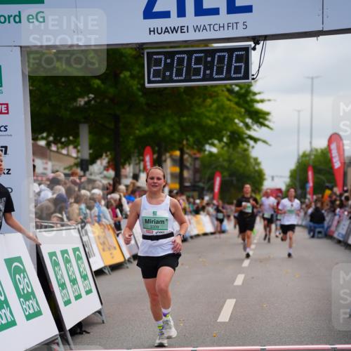 20.09.2026 - PSD Bank Halbmarathon LAZAROV Photography http://msf.ph/oto/10524461 20.09.2026 12:05:05 Ziel 3309, 3726, 4255, 4740 meine-sportfotos.de