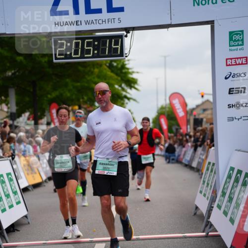 20.09.2026 - PSD Bank Halbmarathon LAZAROV Photography http://msf.ph/oto/10524648 20.09.2026 12:05:14 Ziel 1546, 2825, 2837, 3199, 3257, 3627, 3773, 4497, 4615, 4740 meine-sportfotos.de