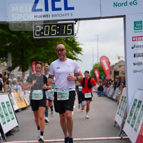 20.09.2026 - PSD Bank Halbmarathon LAZAROV Photography http://msf.ph/oto/10524654 20.09.2026 12:05:14 Ziel 1546, 2825, 2837, 3199, 3257, 3627, 3773, 4497, 4615, 4740 meine-sportfotos.de