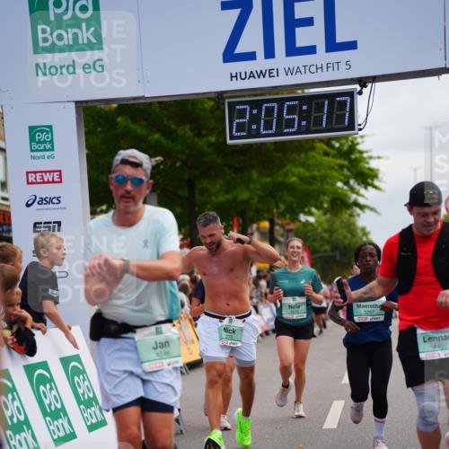 20.09.2026 - PSD Bank Halbmarathon LAZAROV Photography http://msf.ph/oto/10524688 20.09.2026 12:05:17 Ziel 1546, 2825, 2837, 3199, 3257, 3627, 3773, 4497, 4615, 4740 meine-sportfotos.de