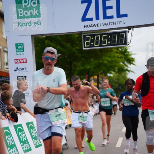 20.09.2026 - PSD Bank Halbmarathon LAZAROV Photography http://msf.ph/oto/10524694 20.09.2026 12:05:17 Ziel 1546, 2825, 2837, 3199, 3257, 3627, 3773, 4497, 4615, 4740 meine-sportfotos.de