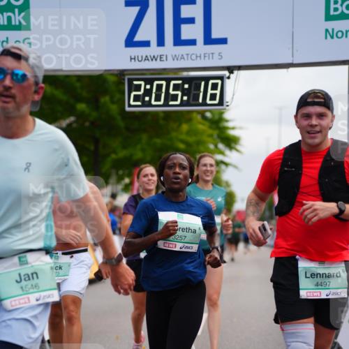 20.09.2026 - PSD Bank Halbmarathon LAZAROV Photography http://msf.ph/oto/10524709 20.09.2026 12:05:18 Ziel 1546, 2825, 2837, 3199, 3257, 3627, 3773, 4273, 4497, 4615 meine-sportfotos.de