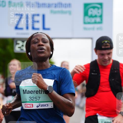 20.09.2026 - PSD Bank Halbmarathon LAZAROV Photography http://msf.ph/oto/10524726 20.09.2026 12:05:19 Ziel 1546, 2825, 2837, 3257, 3627, 3773, 4273, 4497, 4615 meine-sportfotos.de
