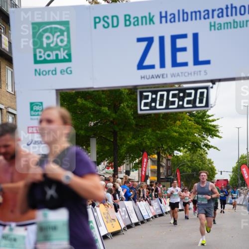 20.09.2026 - PSD Bank Halbmarathon LAZAROV Photography http://msf.ph/oto/10524733 20.09.2026 12:05:20 Ziel 1546, 2825, 2837, 3257, 3627, 3773, 4273, 4497, 4615 meine-sportfotos.de