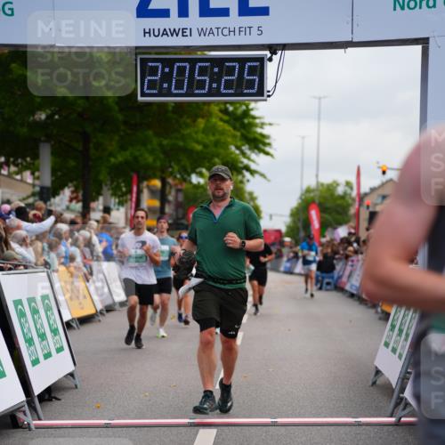 20.09.2026 - PSD Bank Halbmarathon LAZAROV Photography http://msf.ph/oto/10524774 20.09.2026 12:05:24 Ziel 1618, 2220, 2841, 3257, 3627, 3773, 3938, 4042, 4273, 4497, 4615 meine-sportfotos.de