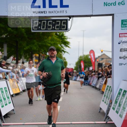 20.09.2026 - PSD Bank Halbmarathon LAZAROV Photography http://msf.ph/oto/10524780 20.09.2026 12:05:25 Ziel 1618, 1989, 1990, 2220, 2841, 3257, 3627, 3773, 3938, 4042, 4273, 4615 meine-sportfotos.de