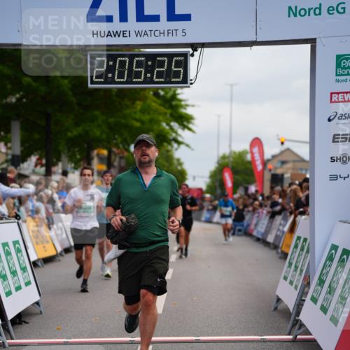 20.09.2026 - PSD Bank Halbmarathon LAZAROV Photography http://msf.ph/oto/10524787 20.09.2026 12:05:25 Ziel 1618, 1989, 1990, 2220, 2841, 3257, 3627, 3773, 3938, 4042, 4273, 4615 meine-sportfotos.de