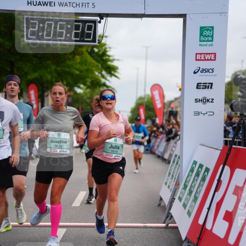 20.09.2026 - PSD Bank Halbmarathon LAZAROV Photography http://msf.ph/oto/10524820 20.09.2026 12:05:28 Ziel 1618, 1989, 1990, 2220, 2396, 2841, 3389, 3938, 4042, 4073, 4273, 4564 meine-sportfotos.de