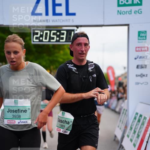 20.09.2026 - PSD Bank Halbmarathon LAZAROV Photography http://msf.ph/oto/10524871 20.09.2026 12:05:31 Ziel 1618, 1989, 1990, 2220, 2396, 2841, 3389, 3938, 4042, 4073, 4564 meine-sportfotos.de