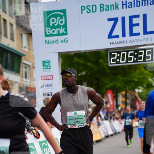 20.09.2026 - PSD Bank Halbmarathon LAZAROV Photography http://msf.ph/oto/10524927 20.09.2026 12:05:35 Ziel 1618, 1989, 1990, 2220, 2396, 3173, 3286, 3389, 3938, 4042, 4073, 4139, 4430, 4564 meine-sportfotos.de