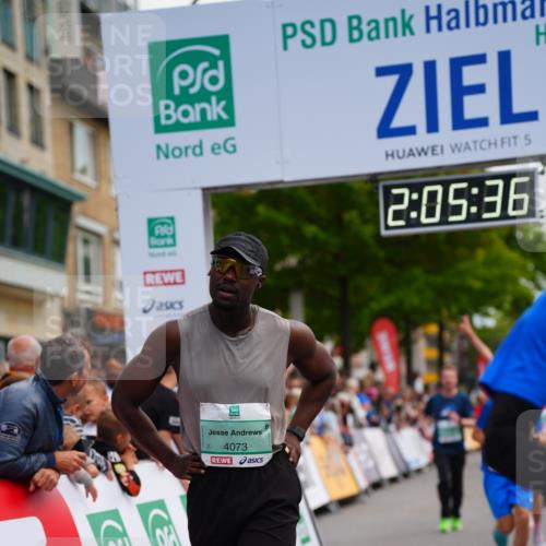20.09.2026 - PSD Bank Halbmarathon LAZAROV Photography http://msf.ph/oto/10524932 20.09.2026 12:05:35 Ziel 1618, 1989, 1990, 2220, 2396, 3173, 3286, 3389, 3938, 4042, 4073, 4139, 4430, 4564 meine-sportfotos.de