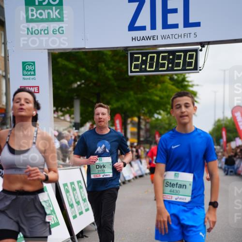 20.09.2026 - PSD Bank Halbmarathon LAZAROV Photography http://msf.ph/oto/10524996 20.09.2026 12:05:38 Ziel 1779, 2396, 3173, 3286, 3389, 4073, 4139, 4430, 4564 meine-sportfotos.de