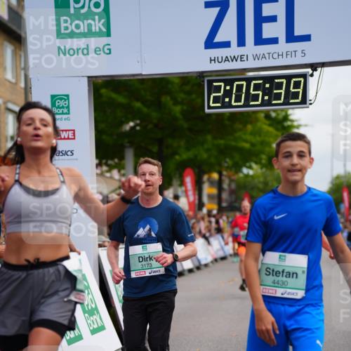 20.09.2026 - PSD Bank Halbmarathon LAZAROV Photography http://msf.ph/oto/10525014 20.09.2026 12:05:39 Ziel 1779, 2396, 3173, 3286, 3389, 4073, 4139, 4430, 4564 meine-sportfotos.de