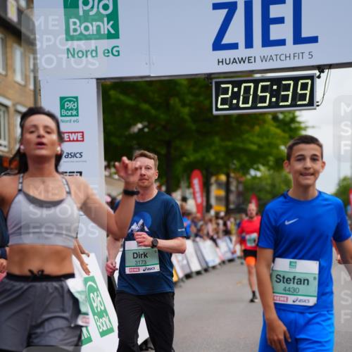 20.09.2026 - PSD Bank Halbmarathon LAZAROV Photography http://msf.ph/oto/10525019 20.09.2026 12:05:39 Ziel 1779, 2396, 3173, 3286, 3389, 4073, 4139, 4430, 4564 meine-sportfotos.de