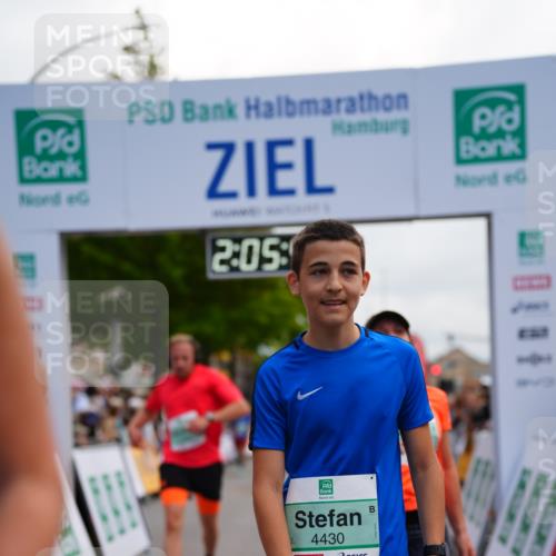 20.09.2026 - PSD Bank Halbmarathon LAZAROV Photography http://msf.ph/oto/10525041 20.09.2026 12:05:41 Ziel 1779, 2978, 3173, 3286, 4139, 4430 meine-sportfotos.de