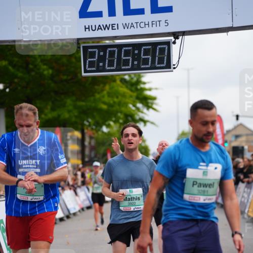20.09.2026 - PSD Bank Halbmarathon LAZAROV Photography http://msf.ph/oto/10525180 20.09.2026 12:05:50 Ziel 1369, 1488, 2978, 3143, 3281, 3894, 3922, 4450, 4674 meine-sportfotos.de