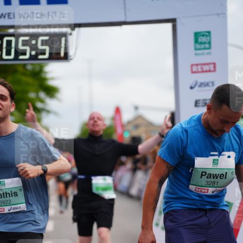20.09.2026 - PSD Bank Halbmarathon LAZAROV Photography http://msf.ph/oto/10525207 20.09.2026 12:05:51 Ziel 1369, 1488, 2978, 3143, 3281, 3314, 3894, 3922, 4450, 4674 meine-sportfotos.de