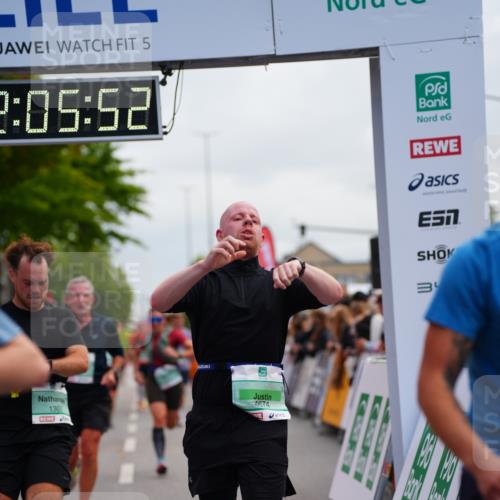 20.09.2026 - PSD Bank Halbmarathon LAZAROV Photography http://msf.ph/oto/10525217 20.09.2026 12:05:52 Ziel 1369, 1488, 2978, 3143, 3281, 3314, 3894, 3922, 4450, 4674 meine-sportfotos.de