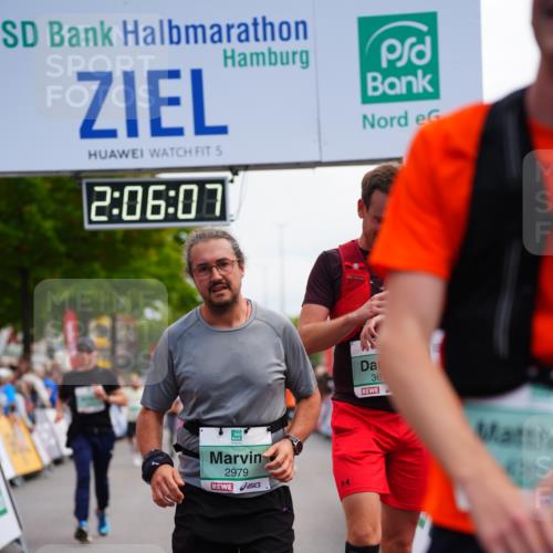 20.09.2026 - PSD Bank Halbmarathon LAZAROV Photography http://msf.ph/oto/10525379 20.09.2026 12:06:06 Ziel 1487, 1834, 2468, 2580, 2692, 2816, 2979, 2991, 3402, 3617, 3656, 4166, 4359 meine-sportfotos.de