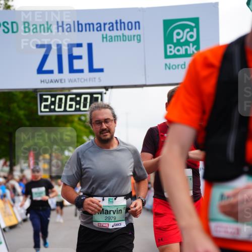 20.09.2026 - PSD Bank Halbmarathon LAZAROV Photography http://msf.ph/oto/10525385 20.09.2026 12:06:06 Ziel 1487, 1834, 2468, 2580, 2692, 2816, 2979, 2991, 3402, 3617, 3656, 4166, 4359 meine-sportfotos.de