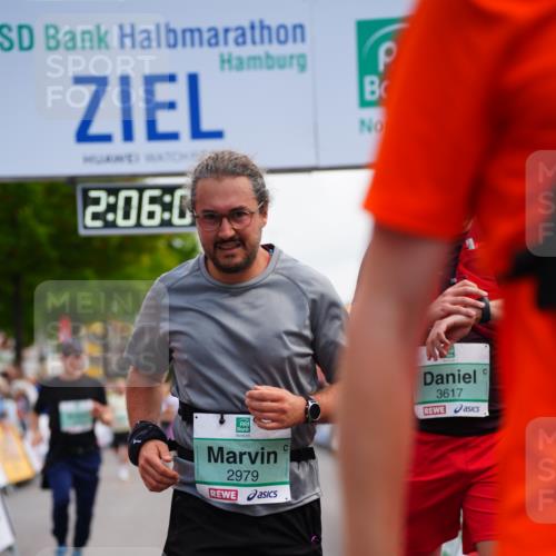 20.09.2026 - PSD Bank Halbmarathon LAZAROV Photography http://msf.ph/oto/10525395 20.09.2026 12:06:07 Ziel 1300, 1487, 1834, 2468, 2580, 2692, 2852, 2979, 2991, 3402, 3617, 3656, 4166, 4359 meine-sportfotos.de