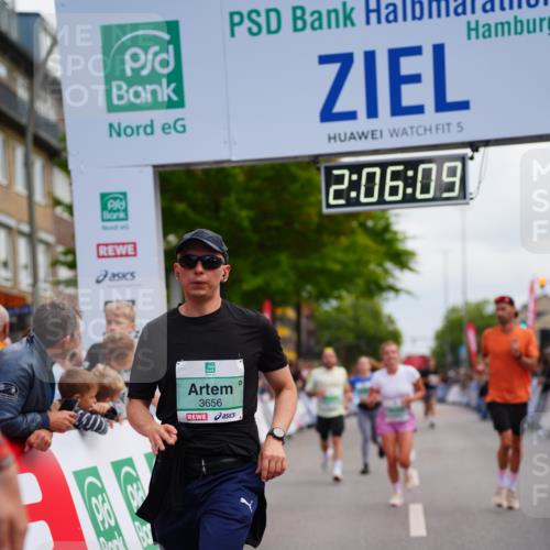 20.09.2026 - PSD Bank Halbmarathon LAZAROV Photography http://msf.ph/oto/10525413 20.09.2026 12:06:09 Ziel 1300, 1916, 2468, 2580, 2692, 2852, 2979, 2991, 3402, 3617, 3656, 4359, 4629 meine-sportfotos.de