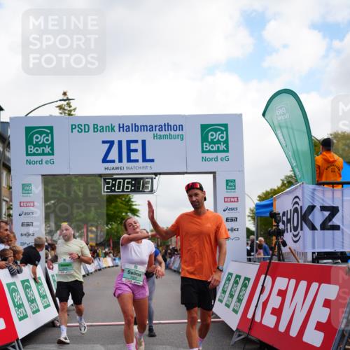 20.09.2026 - PSD Bank Halbmarathon LAZAROV Photography http://msf.ph/oto/10525460 20.09.2026 12:06:12 Ziel 1252, 1300, 1916, 2580, 2852, 2979, 3617, 3656, 4629, 4786 meine-sportfotos.de