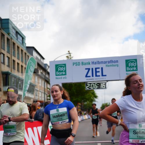 20.09.2026 - PSD Bank Halbmarathon LAZAROV Photography http://msf.ph/oto/10525485 20.09.2026 12:06:16 Ziel 1252, 1300, 1916, 1940, 2852, 4629, 4786 meine-sportfotos.de
