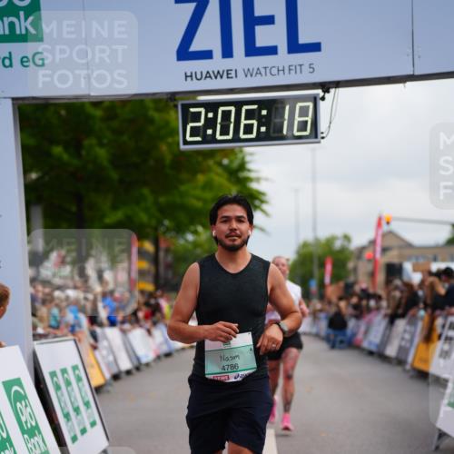 20.09.2026 - PSD Bank Halbmarathon LAZAROV Photography http://msf.ph/oto/10525504 20.09.2026 12:06:17 Ziel 1252, 1300, 1916, 1940, 2852, 4629, 4786 meine-sportfotos.de