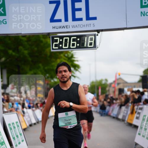 20.09.2026 - PSD Bank Halbmarathon LAZAROV Photography http://msf.ph/oto/10525514 20.09.2026 12:06:18 Ziel 1252, 1300, 1916, 1940, 2852, 4629, 4786 meine-sportfotos.de