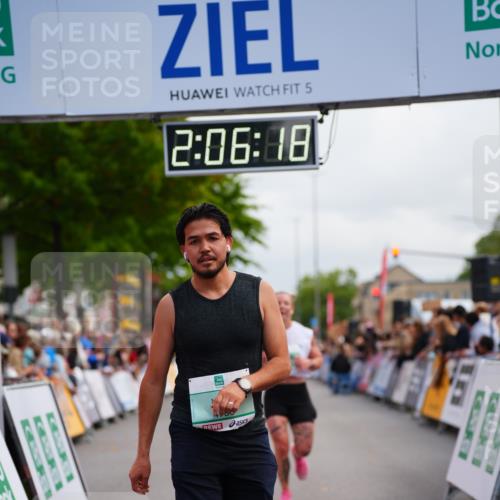 20.09.2026 - PSD Bank Halbmarathon LAZAROV Photography http://msf.ph/oto/10525518 20.09.2026 12:06:18 Ziel 1252, 1300, 1916, 1940, 2852, 4629, 4786 meine-sportfotos.de