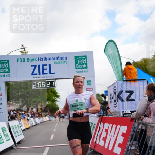 20.09.2026 - PSD Bank Halbmarathon LAZAROV Photography http://msf.ph/oto/10525538 20.09.2026 12:06:21 Ziel 1252, 1940, 4786 meine-sportfotos.de