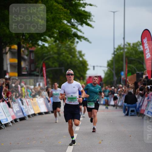 20.09.2026 - PSD Bank Halbmarathon LAZAROV Photography http://msf.ph/oto/10525544 20.09.2026 12:06:25 Ziel 1940, 4647 meine-sportfotos.de