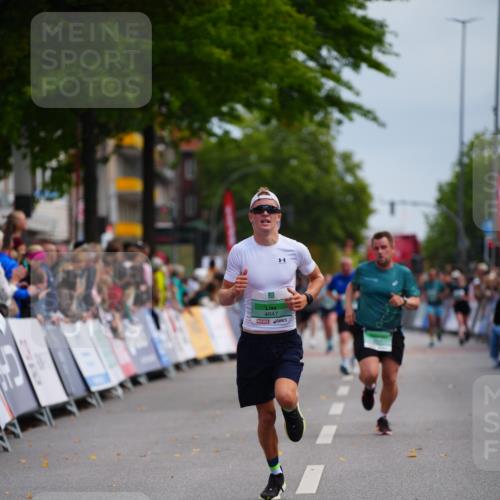 20.09.2026 - PSD Bank Halbmarathon LAZAROV Photography http://msf.ph/oto/10525555 20.09.2026 12:06:25 Ziel 1940, 4647 meine-sportfotos.de