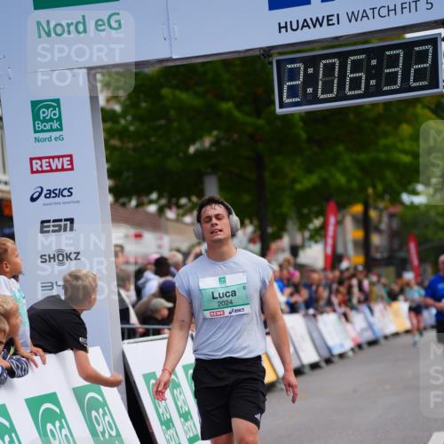 20.09.2026 - PSD Bank Halbmarathon LAZAROV Photography http://msf.ph/oto/10525611 20.09.2026 12:06:32 Ziel 2024, 2684, 4647, 4676, 4717 meine-sportfotos.de