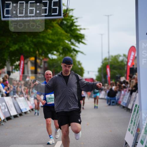 20.09.2026 - PSD Bank Halbmarathon LAZAROV Photography http://msf.ph/oto/10525658 20.09.2026 12:06:35 Ziel 2024, 2684, 4647, 4676, 4717 meine-sportfotos.de