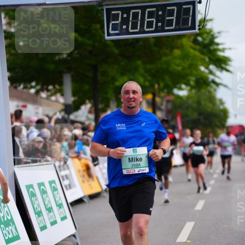 20.09.2026 - PSD Bank Halbmarathon LAZAROV Photography http://msf.ph/oto/10525682 20.09.2026 12:06:37 Ziel 2024, 2684, 2715, 4266, 4676, 4717 meine-sportfotos.de