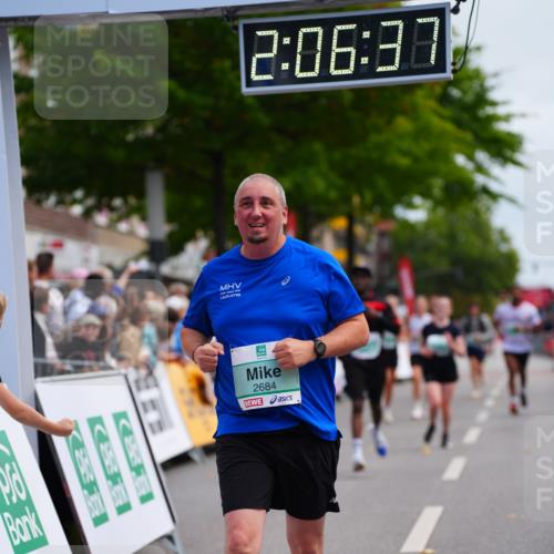 20.09.2026 - PSD Bank Halbmarathon LAZAROV Photography http://msf.ph/oto/10525687 20.09.2026 12:06:37 Ziel 2024, 2684, 2715, 4266, 4676, 4717 meine-sportfotos.de