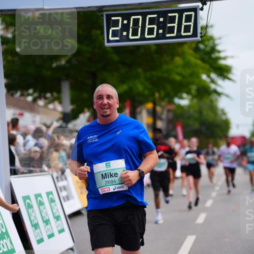 20.09.2026 - PSD Bank Halbmarathon LAZAROV Photography http://msf.ph/oto/10525691 20.09.2026 12:06:37 Ziel 2024, 2684, 2715, 4266, 4676, 4717 meine-sportfotos.de