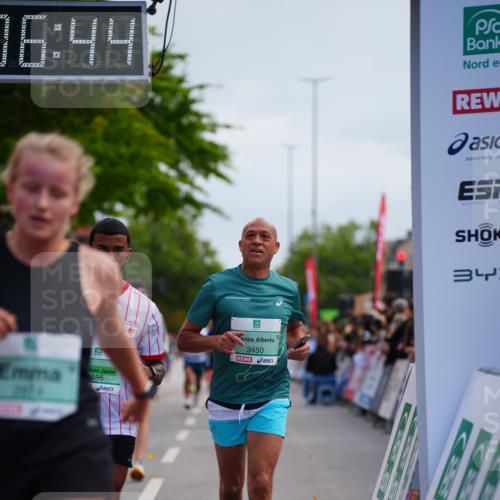 20.09.2026 - PSD Bank Halbmarathon LAZAROV Photography http://msf.ph/oto/10525802 20.09.2026 12:06:44 Ziel 1390, 1695, 2684, 2715, 2874, 3450, 4266, 4379, 4695, 4748 meine-sportfotos.de