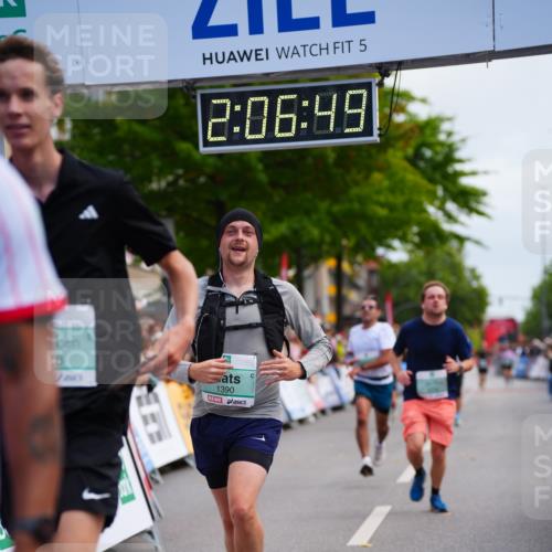 20.09.2026 - PSD Bank Halbmarathon LAZAROV Photography http://msf.ph/oto/10525845 20.09.2026 12:06:48 Ziel 1390, 1695, 2715, 2874, 3450, 4004, 4266, 4379, 4695, 4748, 4775 meine-sportfotos.de