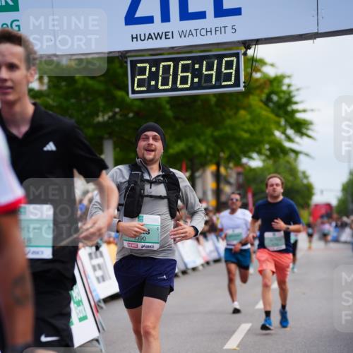 20.09.2026 - PSD Bank Halbmarathon LAZAROV Photography http://msf.ph/oto/10525849 20.09.2026 12:06:48 Ziel 1390, 1695, 2715, 2874, 3450, 4004, 4266, 4379, 4695, 4748, 4775 meine-sportfotos.de