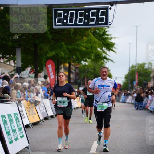 20.09.2026 - PSD Bank Halbmarathon LAZAROV Photography http://msf.ph/oto/10525922 20.09.2026 12:06:54 Ziel 1177, 1390, 4004, 4691, 4748, 4775 meine-sportfotos.de