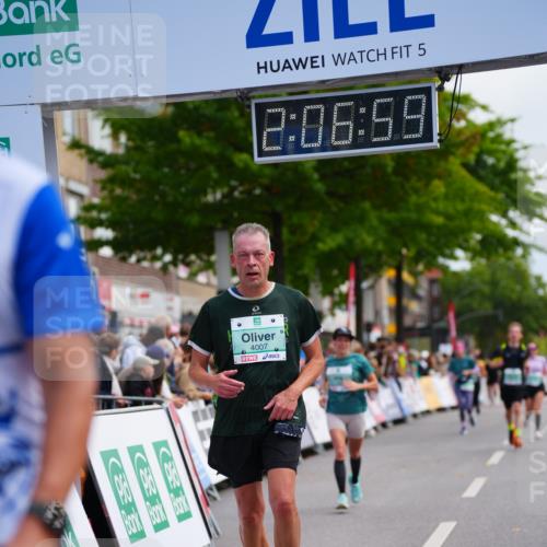 20.09.2026 - PSD Bank Halbmarathon LAZAROV Photography http://msf.ph/oto/10525985 20.09.2026 12:06:59 Ziel 1177, 1264, 4007, 4691 meine-sportfotos.de