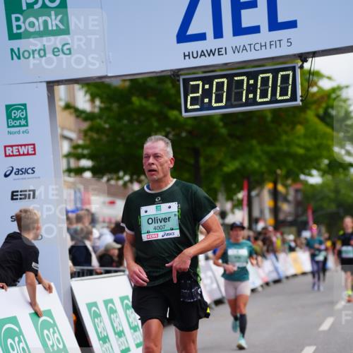 20.09.2026 - PSD Bank Halbmarathon LAZAROV Photography http://msf.ph/oto/10525994 20.09.2026 12:06:59 Ziel 1177, 1264, 4007, 4691 meine-sportfotos.de